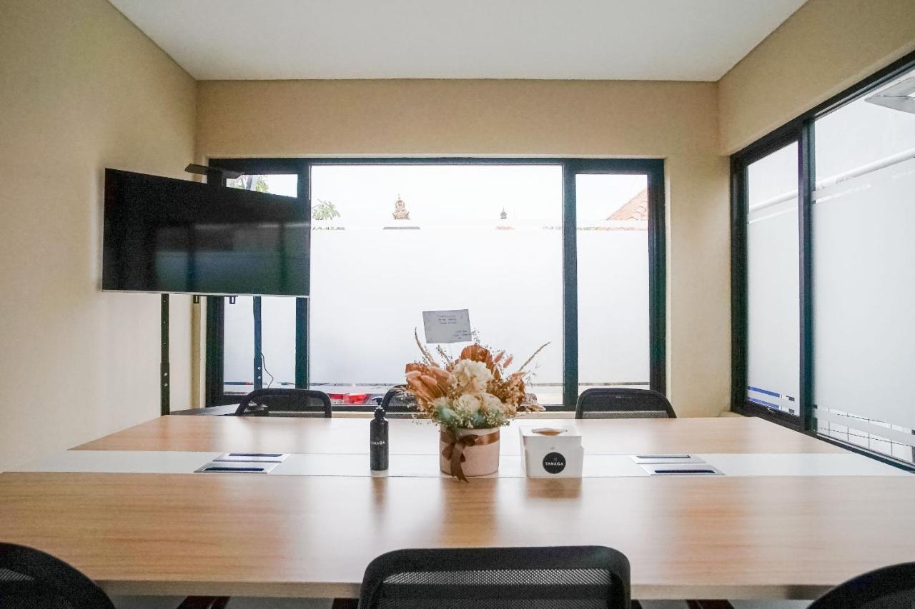 Tanaga Coliving Hotell Seminyak Exteriör bild