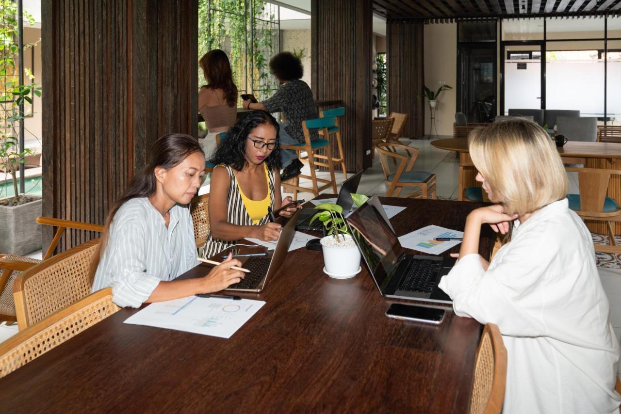 Tanaga Coliving Hotell Seminyak Exteriör bild